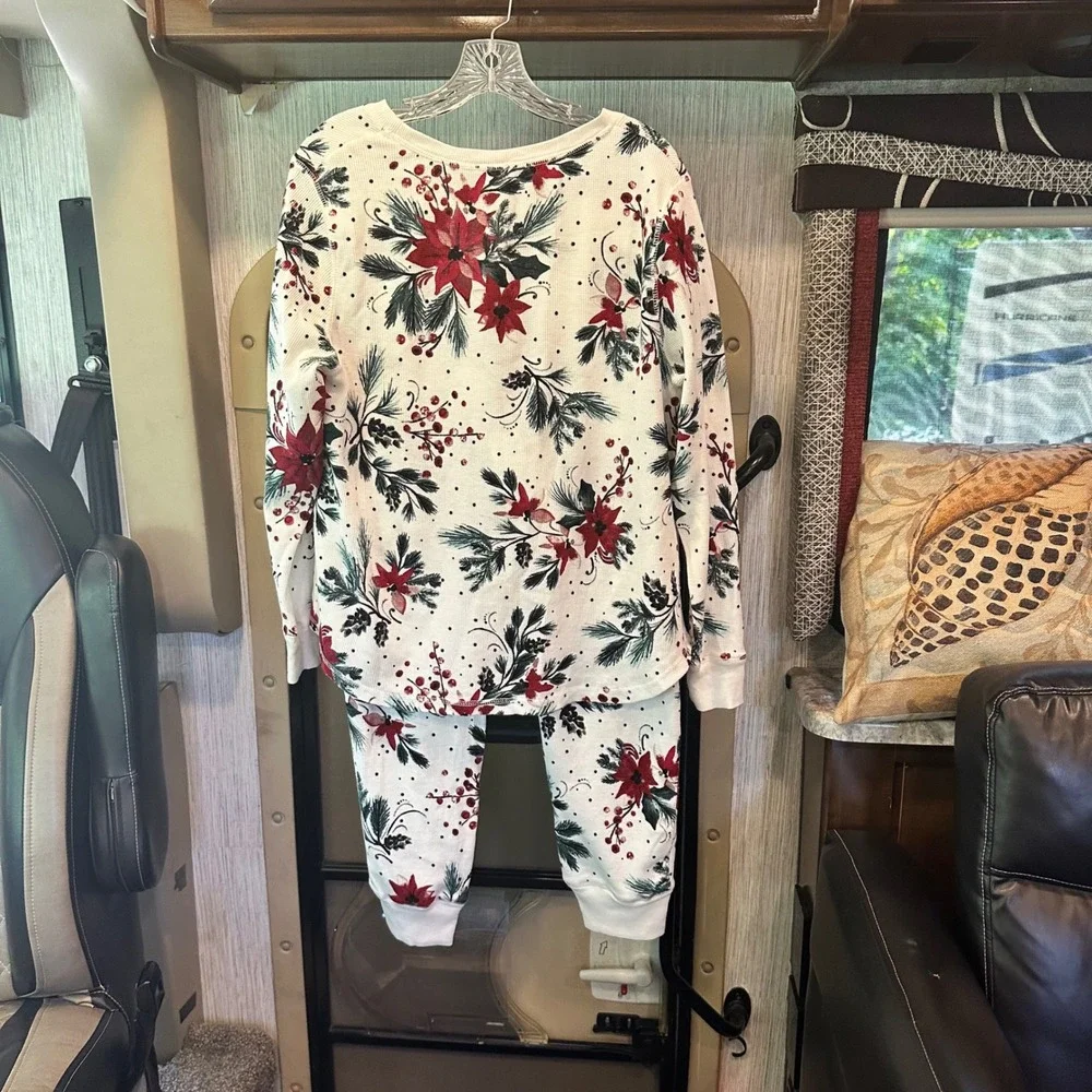 Gilligan & O'Malley Womens XL Poinsettia Waffle Knit Pajama Set Holiday Floral